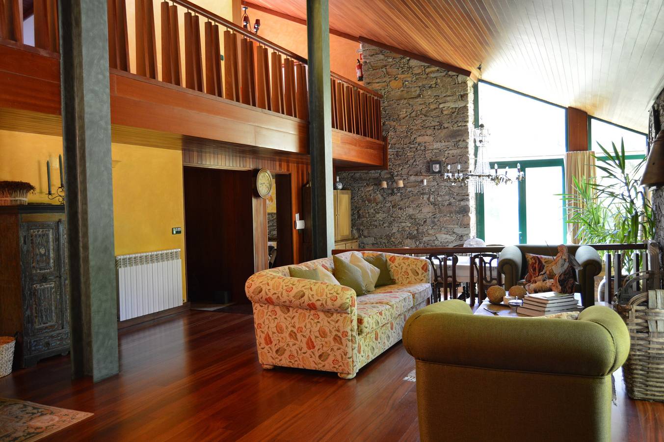 Landhuis 'Quinta Pé Franco' met Uitzicht op de Bergen, Wi-Fi en Airconditioning in Serra do Marão, Louredo e Fornelos