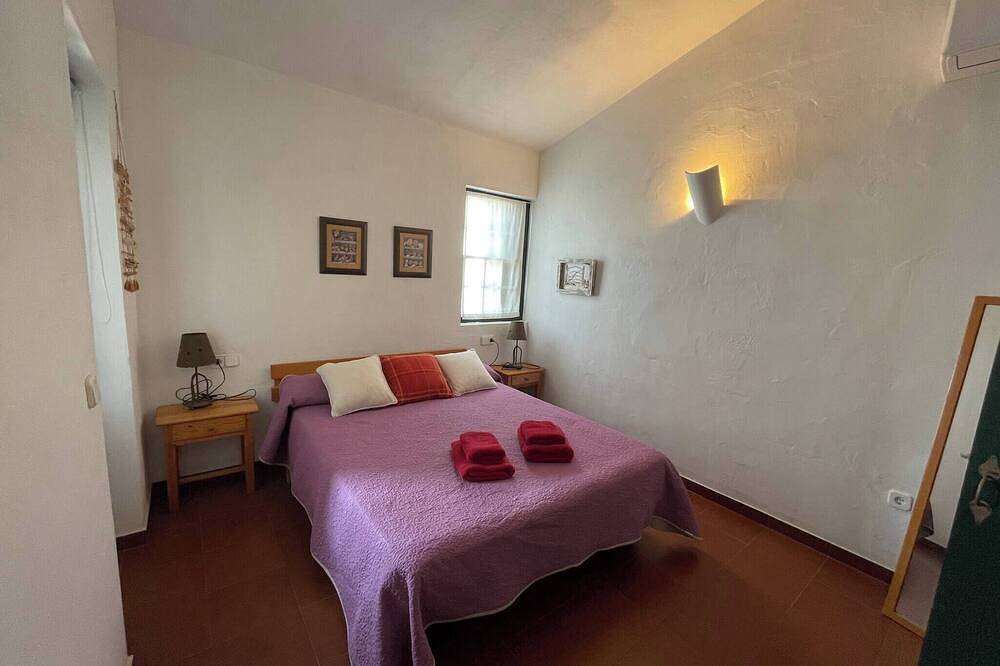 Entire apartment, Spacious apartment in a quiet area near the sea in Fornells, Es Mercadal