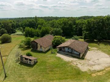 Gîte pour 8 personnes, avec vue sur le lac ainsi que terrasse et jardin à Cudos