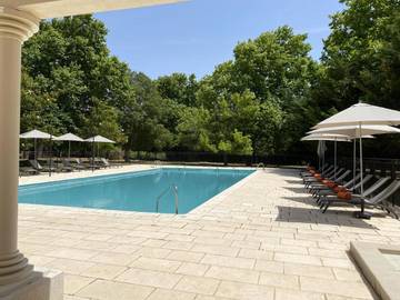 Hôtel pour 2 personnes, avec piscine et jardin à Aurons