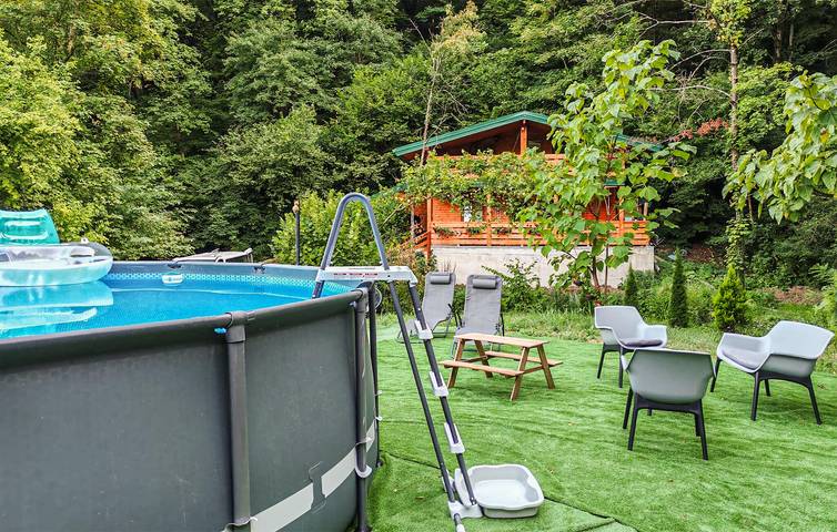Geräumige 120 m² große Wohnung mit WLAN, Klimaanlage, Terrasse und Parkplatz in Zagreb und Umgebung