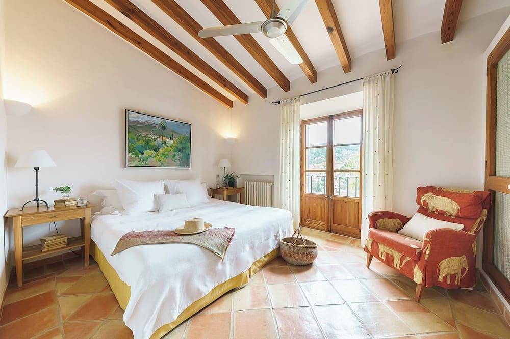 Central Villa in Deia with Village and sea views in es Clot, Deià