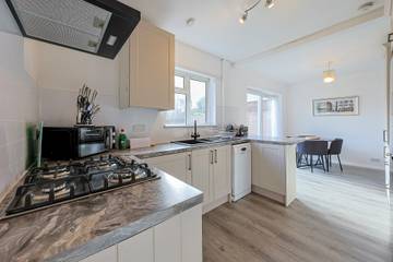 Holiday Rental for 5 People in Slough, Berkshire, Photo 3