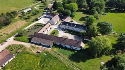 Gîte pour 42 personnes, avec terrasse et jardin, animaux acceptés à Langon (Loir-et-Cher)