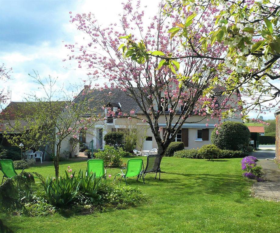 Chambres d'hôtes Anne-Marie - Chambre Glycine in Châtillon-sur-Indre, Région de Châteauroux