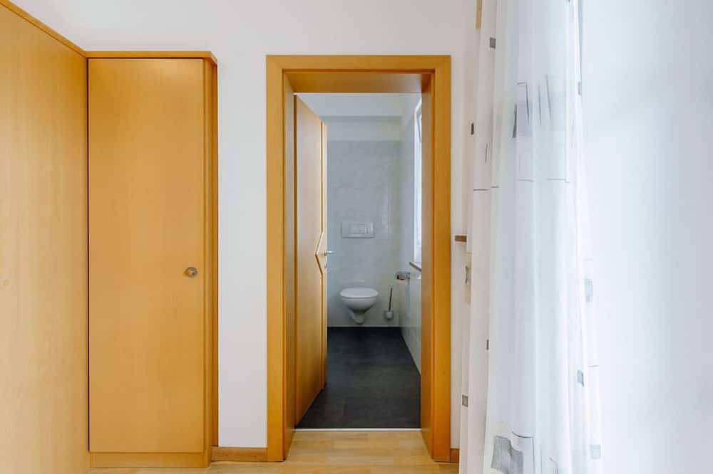 Ganze Wohnung, Gemütliche Wohnung für 2 Personen mit  W-Lan, Pool, Tv und Innenhof in Andrian, Nonsberggruppe