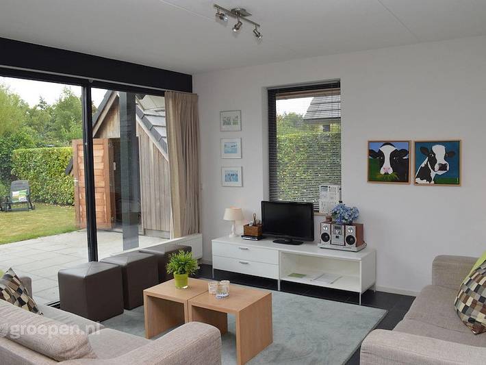 Ferienhaus für 8 Personen, mit Balkon/Terrasse und Terrasse sowie Garten und Sauna