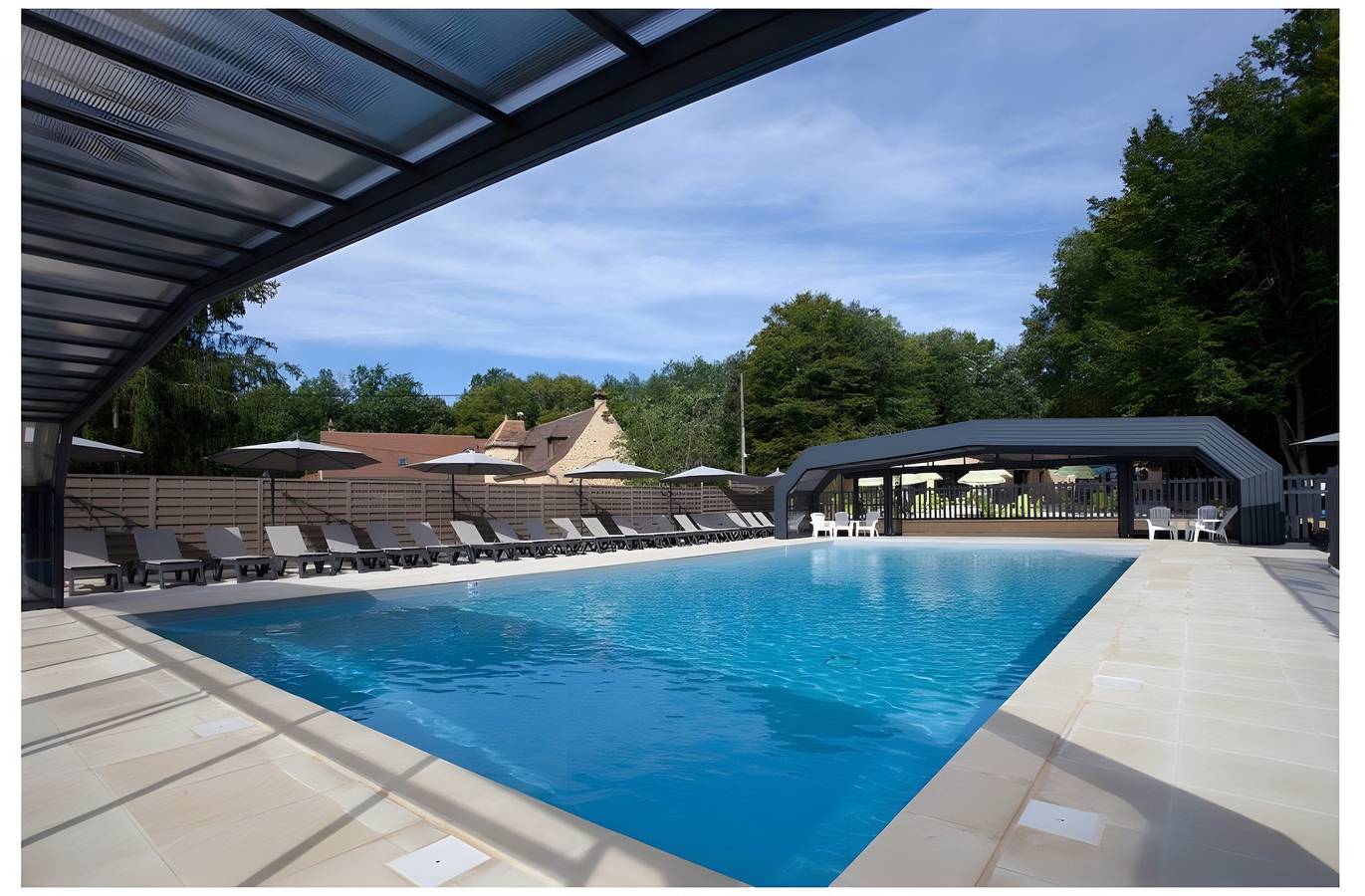 Maison de vacances « Maison 4 Personnes » avec piscine partagée et climatisation payant in Calviac-en-Périgord, Périgord Noir