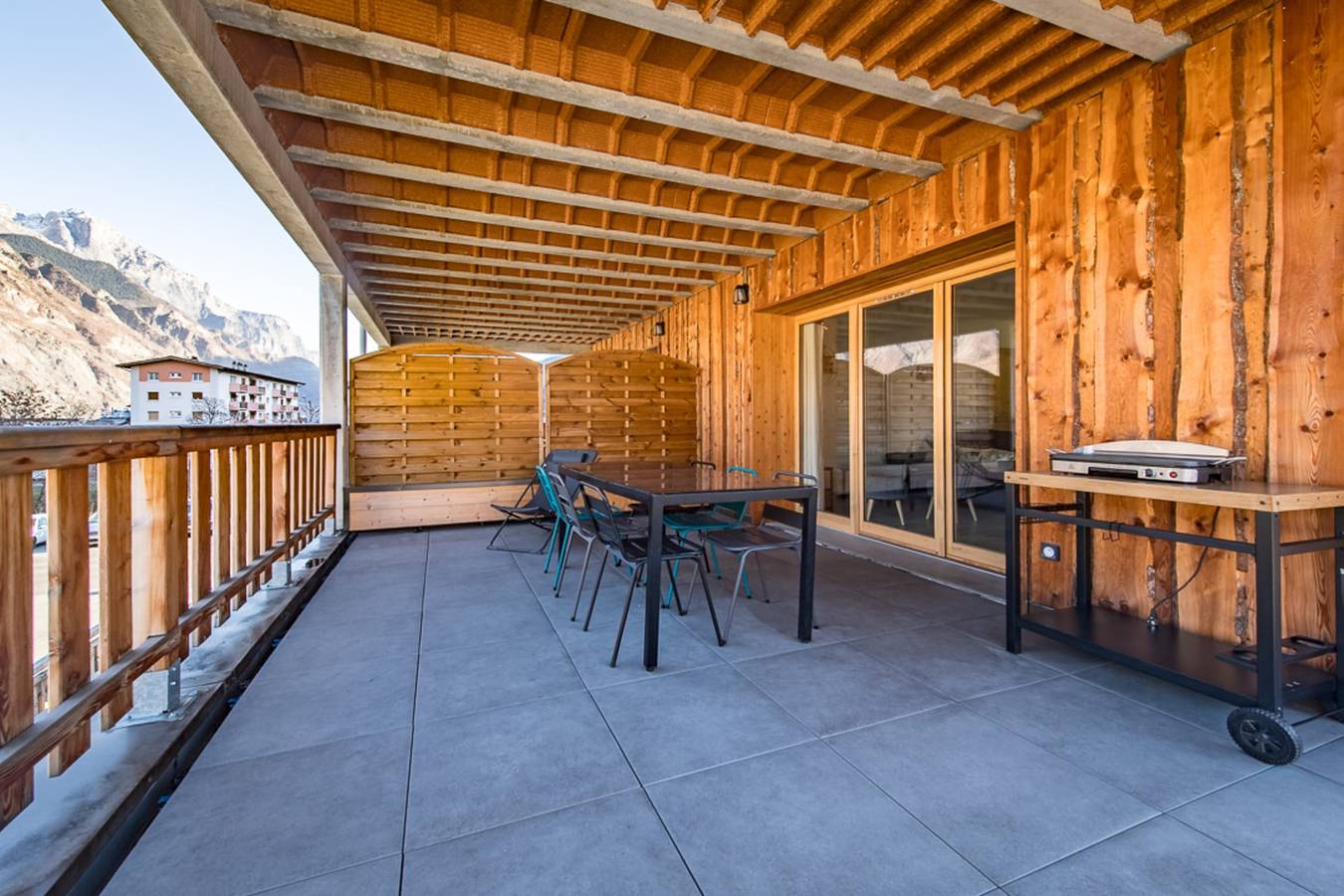 Apartamento entero, Chaleur Alpine | Terraza Xxl & Vista a la Montaña in Saint-Jean-de-Maurienne, Región de Saint-Jean-de-Maurienne