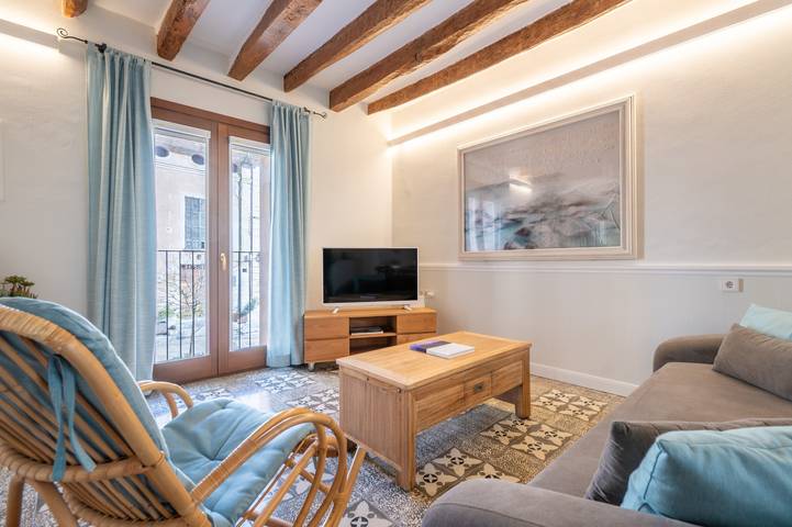 Apartamento inteiro, Apartamento 'Can 32 1 Habitación' com terraço privado, Wi-Fi e ar condicionado in Pollença Cidade, Pollença