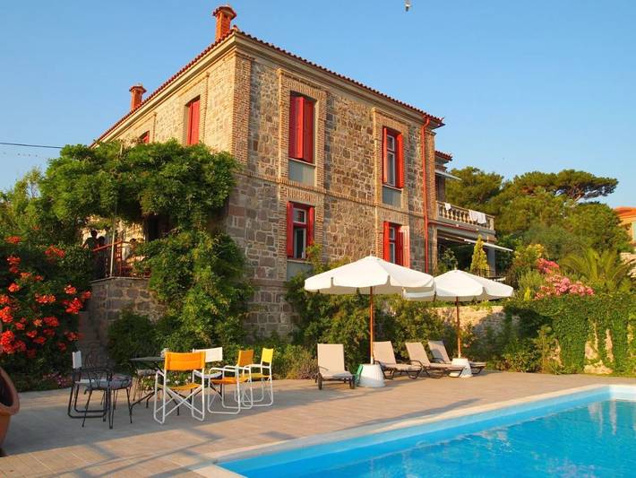 Villa für 6 Personen, mit Pool und Ausblick sowie Garten, mit Haustier auf Lesbos