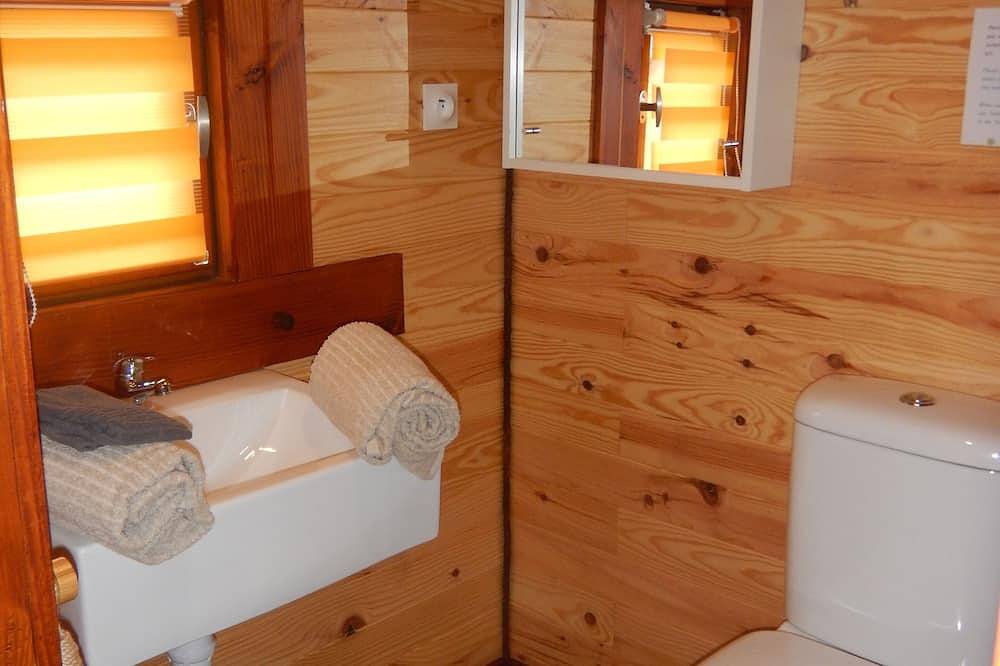 Cabane féerique en bois / Nature et détente in Amoncourt, Haute-Saône