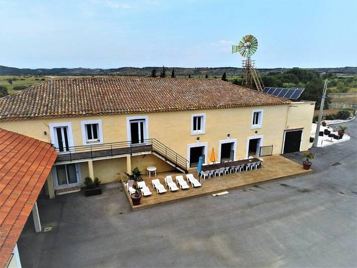 Location de vacances pour 32 personnes, avec Jacuzzi ainsi que Jardin et Piscine à Lespignan
