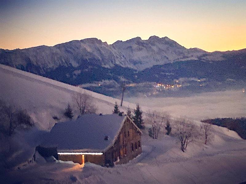 Renoviertes Chalet direkt an den Pisten mit Whirlpool in Mieussy, Region Bonneville