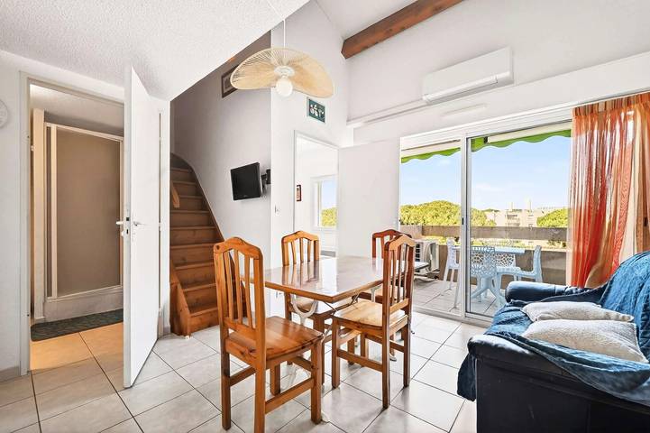 Gîte pour 4 personnes, avec vue et piscine à Saint-Laurent-d'Aigouze