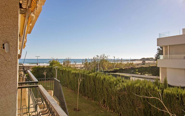 Ferienwohnung für 4 Personen, mit Terrasse und Garten sowie Pool in Alcossebre