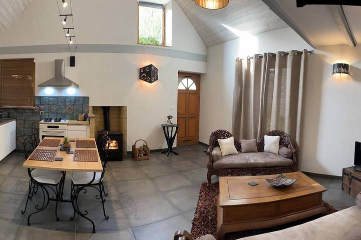 Location de vacances pour 4 personnes, avec piscine ainsi que jardin et terrasse à Saint-Gravé