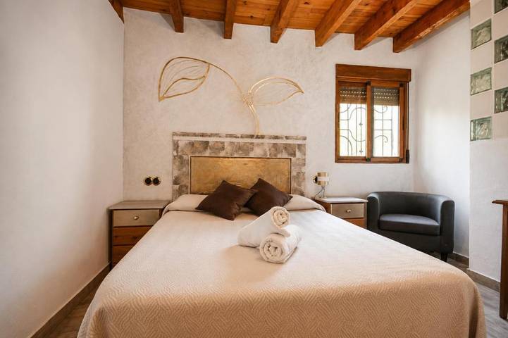 Gîte pour 2 personnes, avec Terrasse et Jacuzzi ainsi que Jardin et Vue à Chulilla - 4