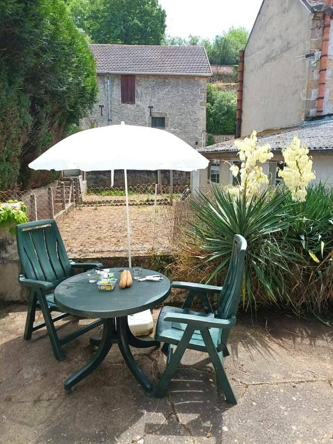 Gîte pour 2 personnes, avec terrasse à Bourbon-l'Archambault - 3