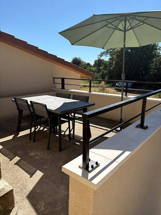 Appartement Spacieux in Triors, Valence und Umgebung