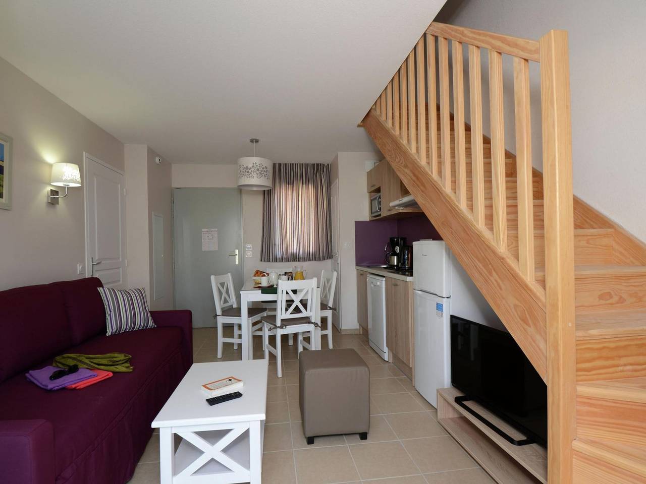 Apartamento entero, Cozy apartment with terrace, located in quiet surroundings in Paradou, Region de Arles