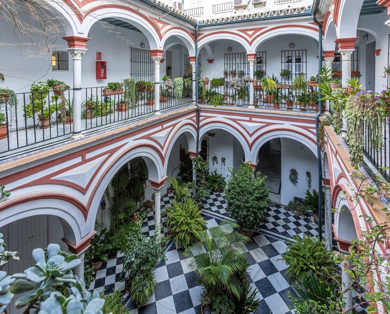 Hel lejlighed, Duplex en antigua casa palacio in Casco Antiguo, Sevilla