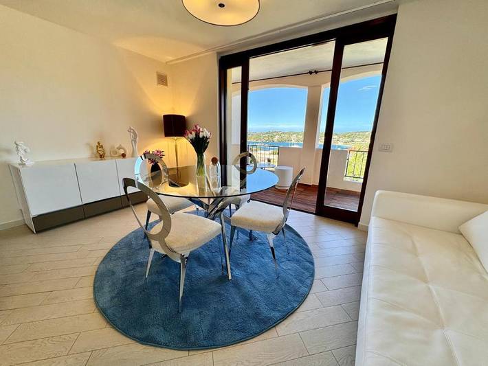 Gîte pour 4 personnes, avec Terrasse et Jardin ainsi que Piscine et Vue dans Cala Bitta