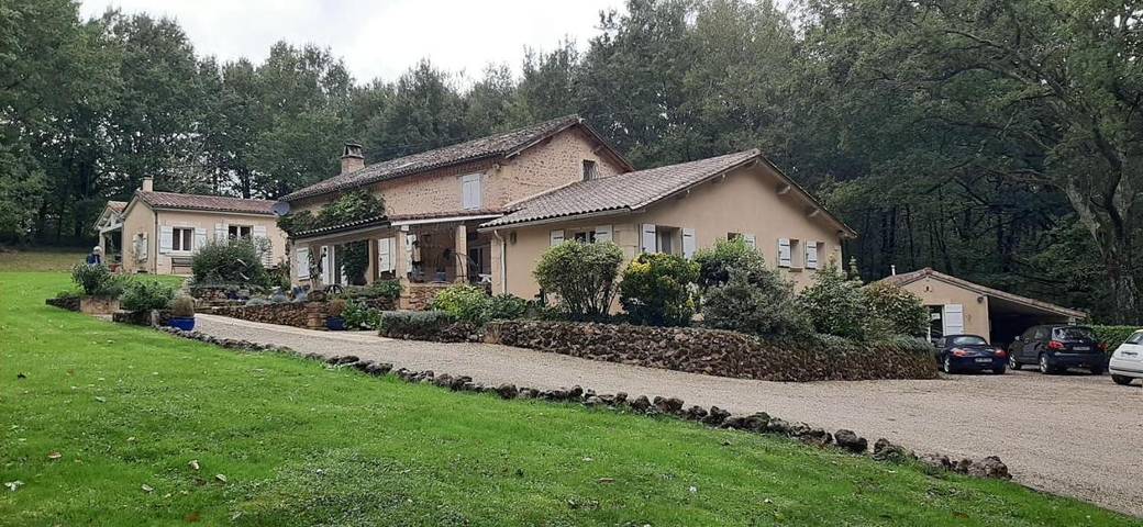 Location de vacances pour 4 personnes, avec jardin et vue à Lacropte - 3