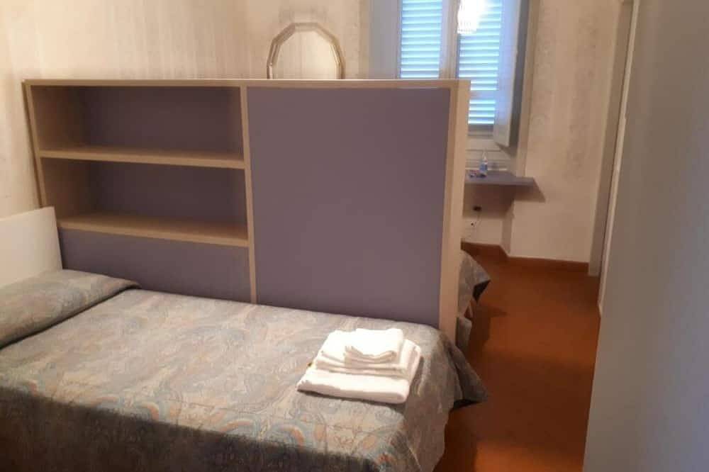 Foresteria San Niccolò - Budget Double Room with Single Beds in Prato, Provincia de Prato