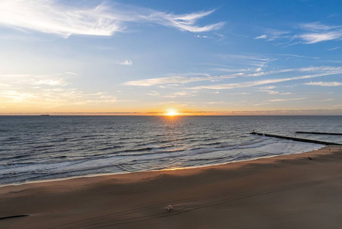 Apartamento entero, Oceanfront Beach Condo, Pool, Gym, Fishing Surfing in Virginia Beach