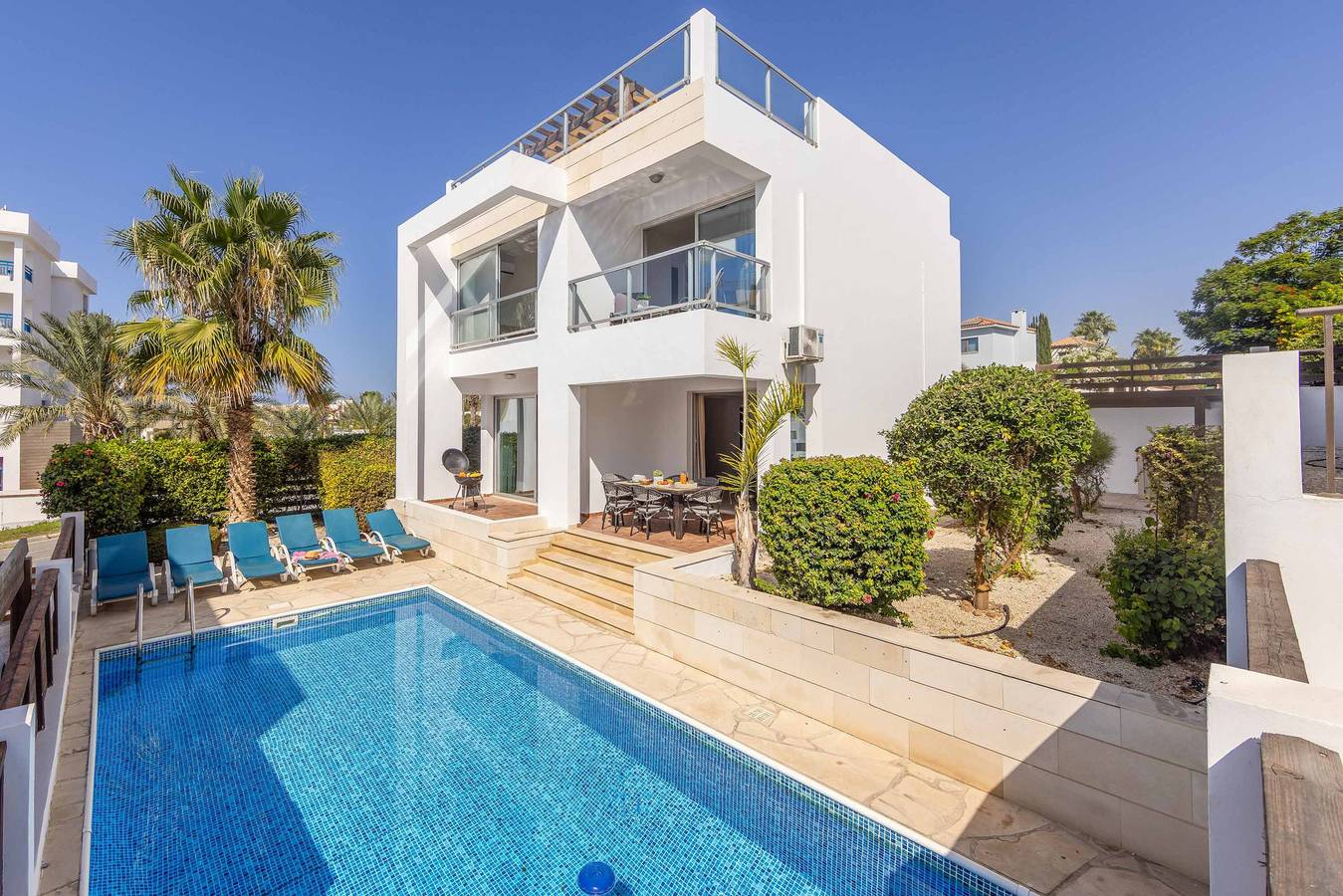 Villa for 6 People in Peyia, South Cyprus