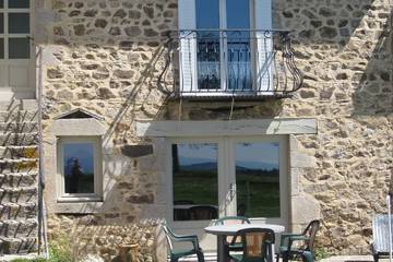 Gîte pour 4 personnes, avec jardin à Vernet-la-Varenne