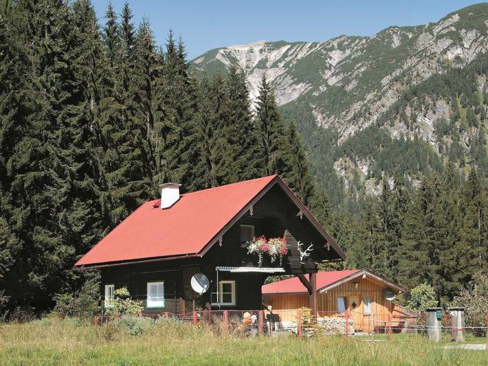 Ferienhaus für 2 Personen, mit Whirlpool und Terrasse sowie Garten und Pool in Eben am Achensee
