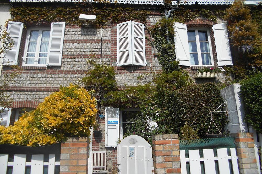Maison de pêcheur plein sud  plein de charme, , calme et ensoleillée in Étretat, Région du Havre