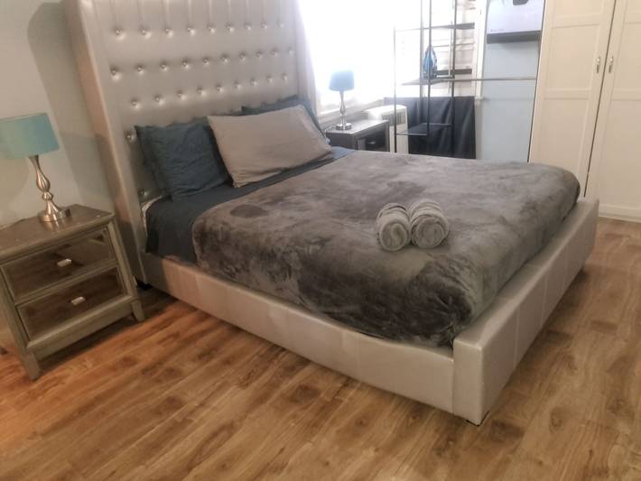 Ganze Wohnung, Charmantes Apartment mit 1 Schlafzimmer in Beverly Hills in Los Angeles, Los Angeles County