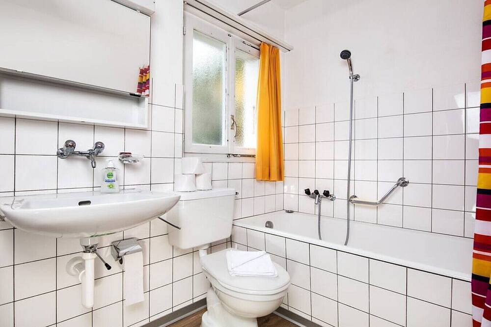 Geheel appartement, Concierge, Lake Thun/Alps Scenic Views by Swisshut in Sigriswil, Meer van Thun