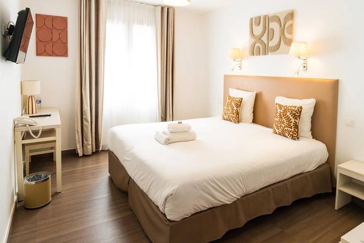 Hôtel pour 2 personnes, avec Terrasse à Mouans-Sartoux - 2