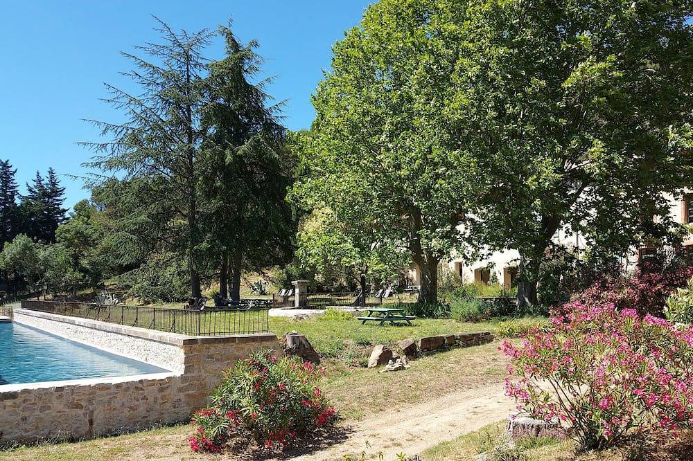 Gite de charme avec piscine et jardin en pleine nature (Amaryllis) in Montlaur (Languedoc-Roussillon), Région de Limoux