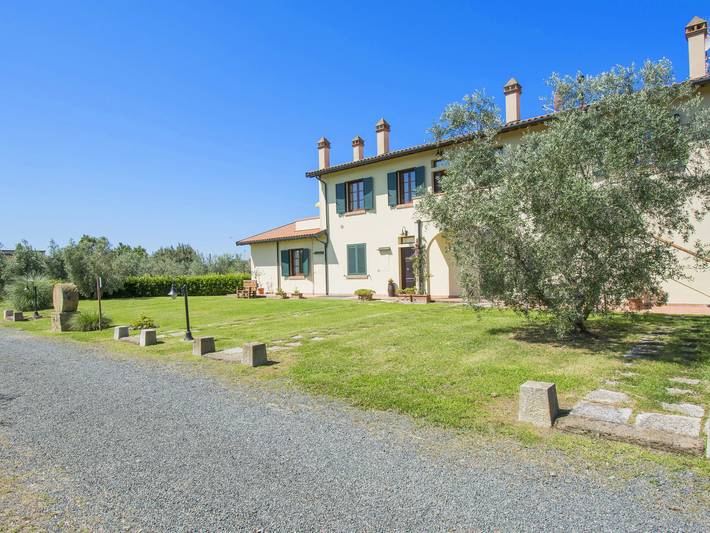 Ferienwohnung für 6 Personen, mit Balkon und Kinderpool sowie Garten in Cecina - 3