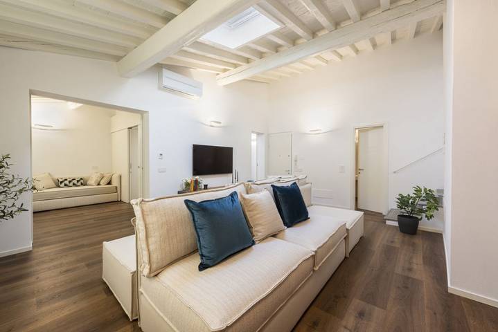 Ganze Wohnung, Ferienwohnung für 9 Personen mit Balkon/Terrasse in Florence city center, Florenz