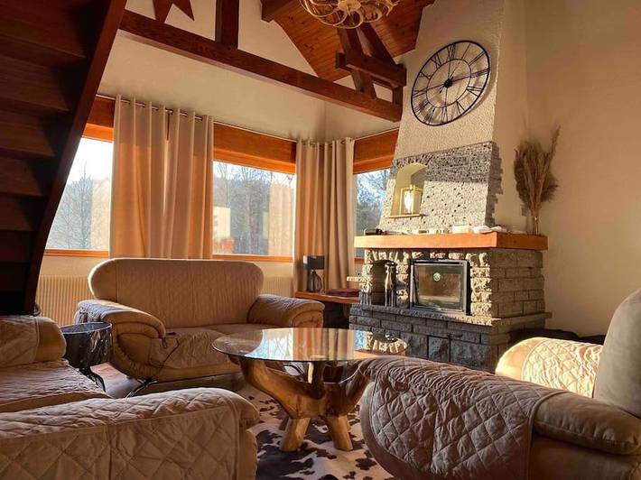 Location de vacances pour 14 personnes, avec Balcon et Jacuzzi ainsi que Terrasse et Jardin à Saint-Léonard (Vosges)