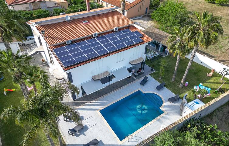 Ritiro sul fiume Jato: Piscina, terrazza e aria condizionata in un appartamento spazioso di 260 metri quadri in Partinico, Provincia di Palermo