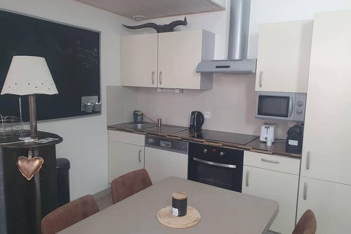 Appartement entier, Gîte cosy refait à neuf, très proche du centre ville mais au calme in Pays de Pontarlier, Jura Francais