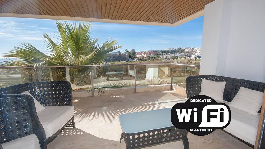 Ferienwohnung für 6 Personen, mit Pool und Balkon