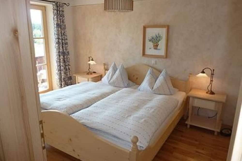 Ganze Wohnung, Heissbauer Rosentraum, Bergblick, zentral, ideal für Ausflüge zu Fuß, Bike, Auto in Wackersberg, Tölzer Land