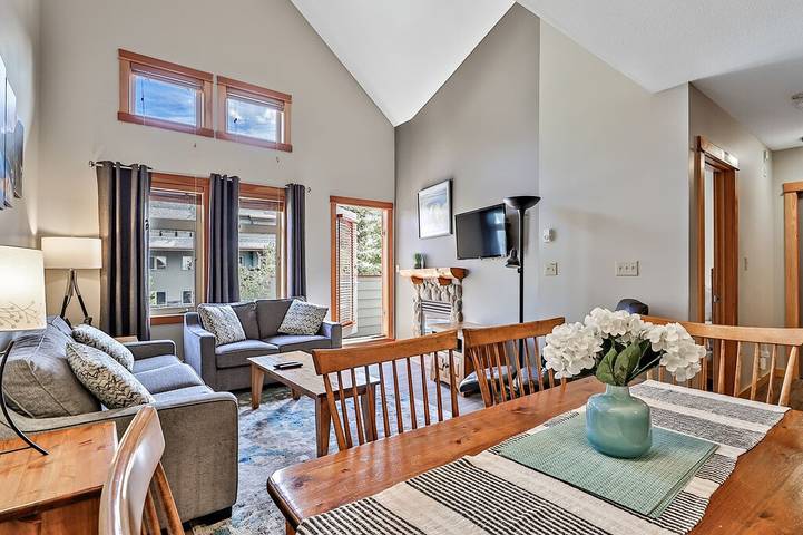 Vacation rental for 6 people, with hot tub and pool as well as garden in Banff National Park