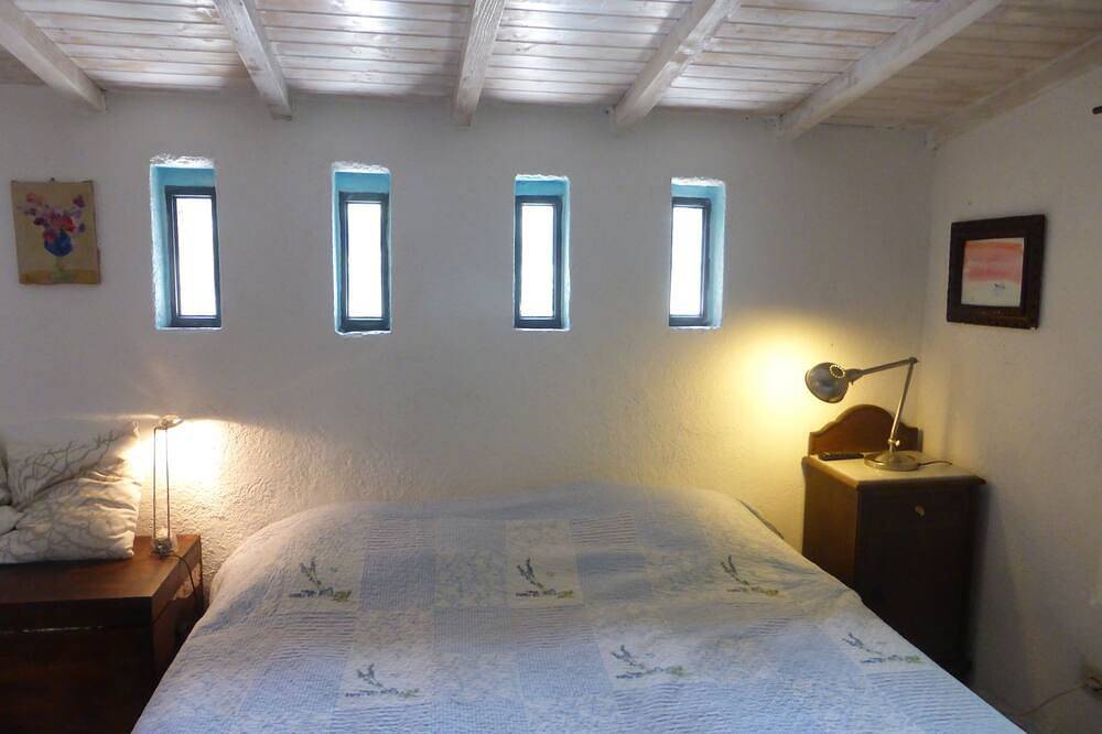 Ein freistehendes Künstlerhaus mitten im Olivenhain, Citra in Prelà Castello, Vasia