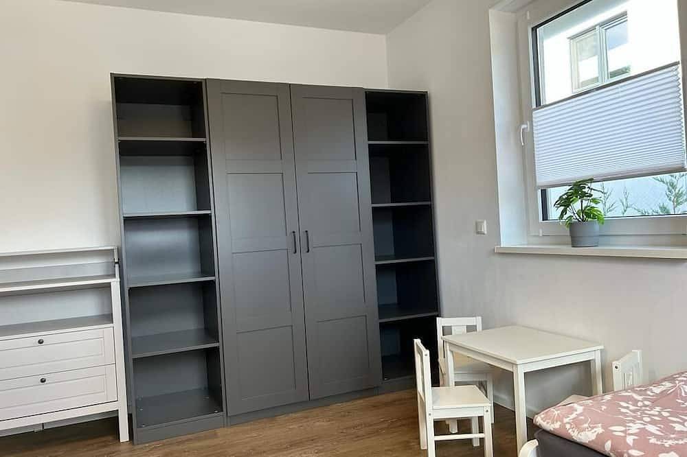 Ganze Wohnung, Exklusive Ferienwohnung bei Berlin, bis 5 Gäste, Große Terrasse, Garten in Bestensee, Dahme-Seengebiet