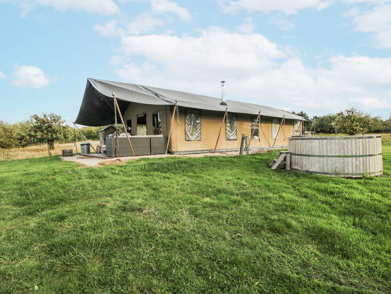 Hut for 8 People in Worcestershire, West Midlands