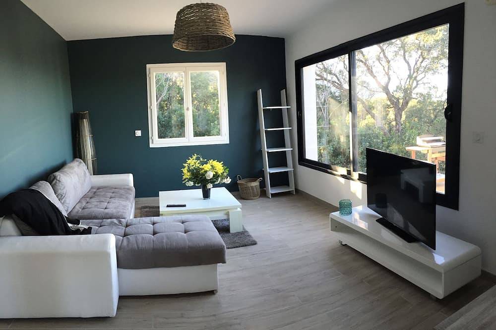 Nueva Villa En Propiedad Con Vista Al Mar, playa y tiendas 1.2 km, se admiten mascotas in Prunete, Cervione